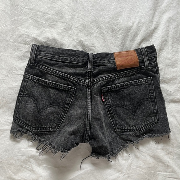 Levi’s black 501 shorts - Picture 3 of 3